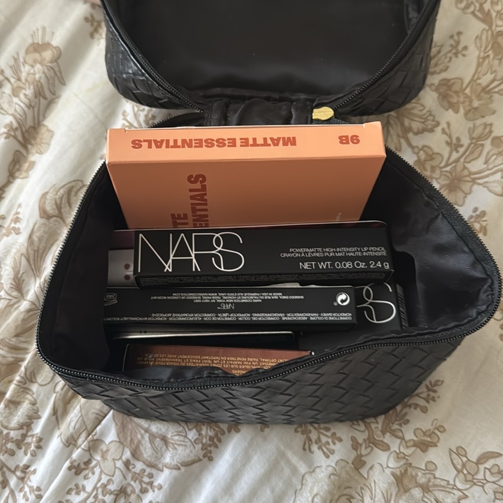 NWT 8-Piece Makeup Lot NARS Hourglass Morphe Laura Geller + Shiseido Bag